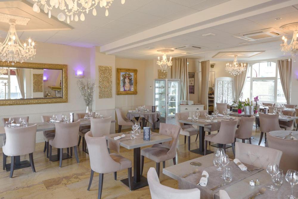 Hotel Le Vouglans - Restaurant La Valouse Orgelet Zewnętrze zdjęcie